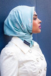 Kumpulan Gaya Jilbab Modern Untuk Bekerja9